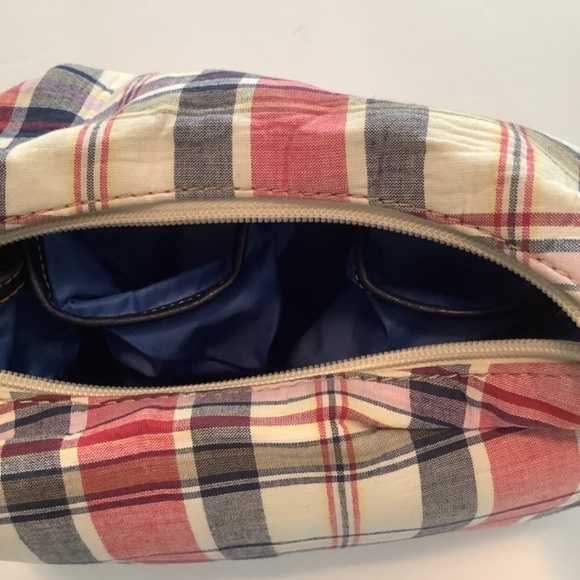Tommy Hilfiger Hobo Bag - Picture 8 of 8